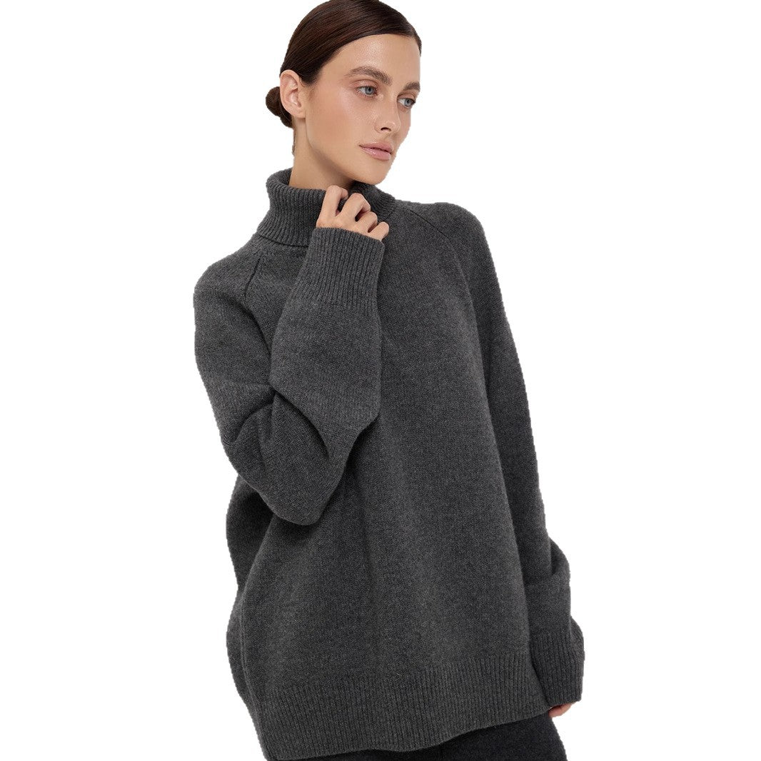 Kvinders hyggelige turtleneck sweater lavet af fin strik materiale Stilla