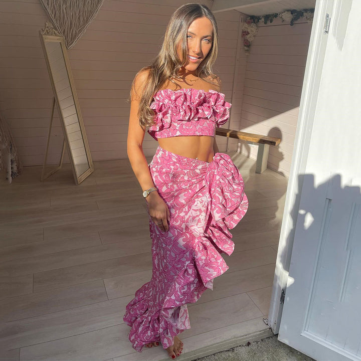 Dame bikini sæt med feminine flæsedetaljer og blomstermønster Stilla
