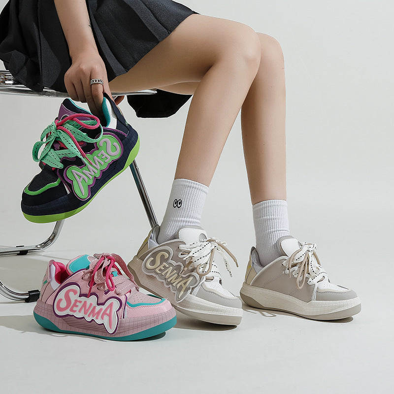 Dame Sporty Sneakers med unikt design og innovative snøringssystemer Stilla