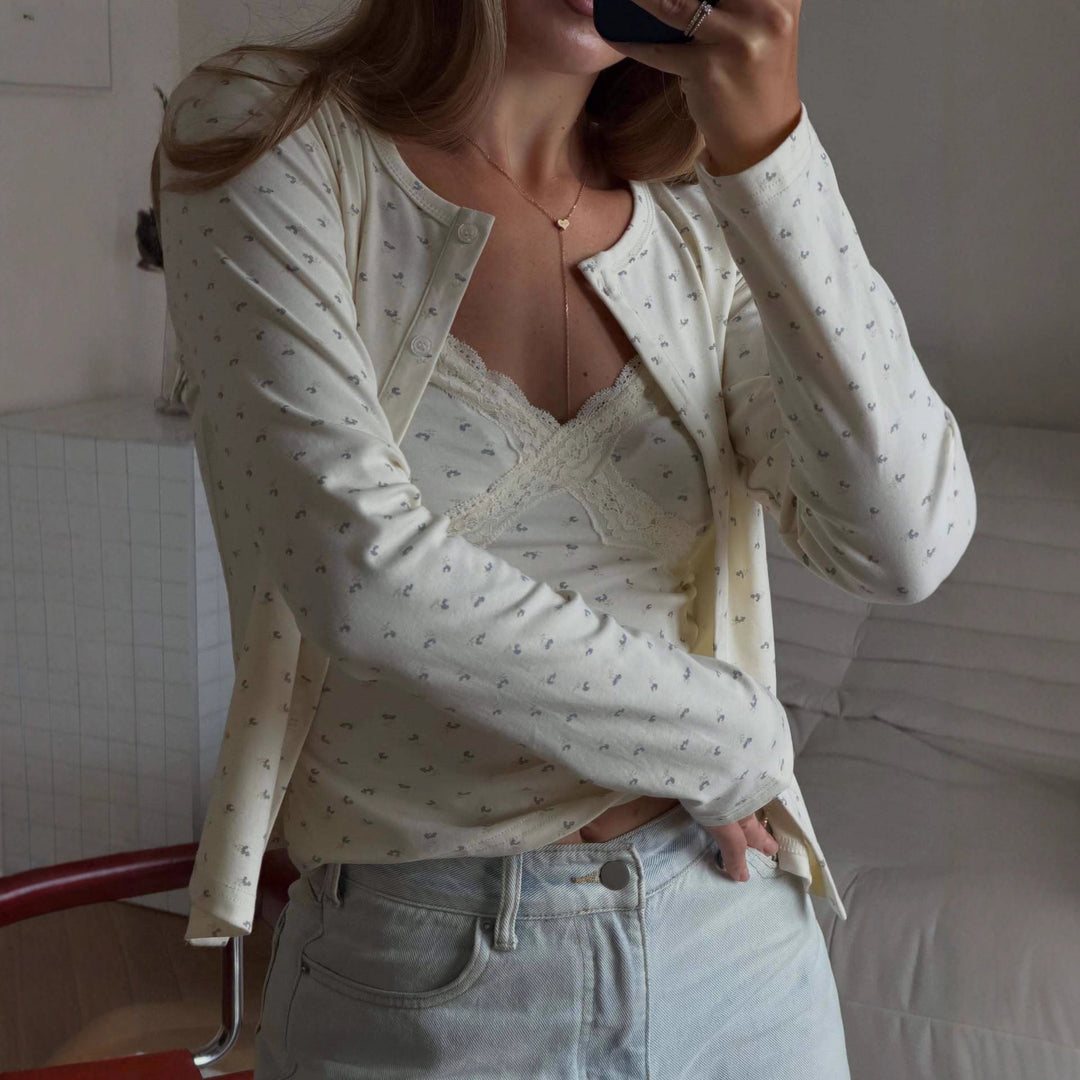 Kvinders afslappede bluse med blomsterdetaljer Stilla