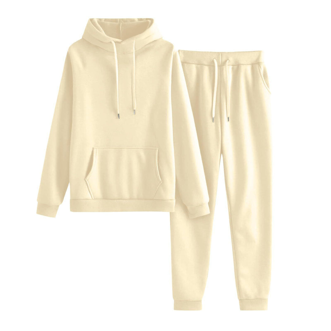Dame hoodie og jogger sæt i en afslappet pasform med praktiske lommer Skovae