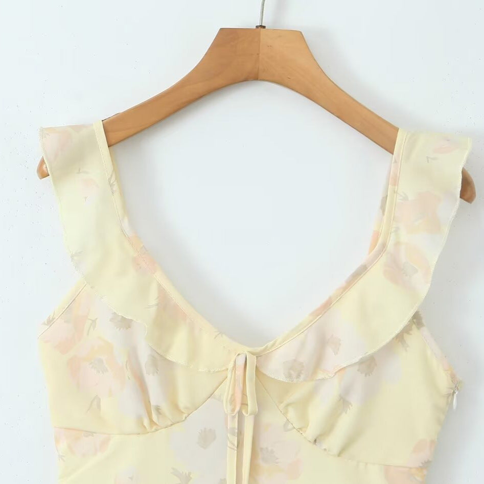 Dame legende sommerkjole med rynkedetaljer og blomsterdesign Stilla