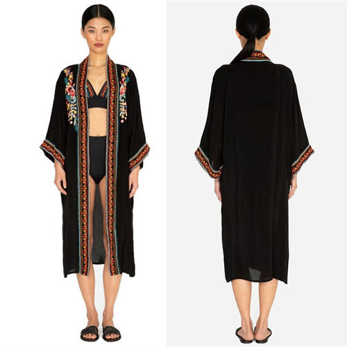 Dame elegant strandkimono med farverige broderier og løs silhuet Stilla