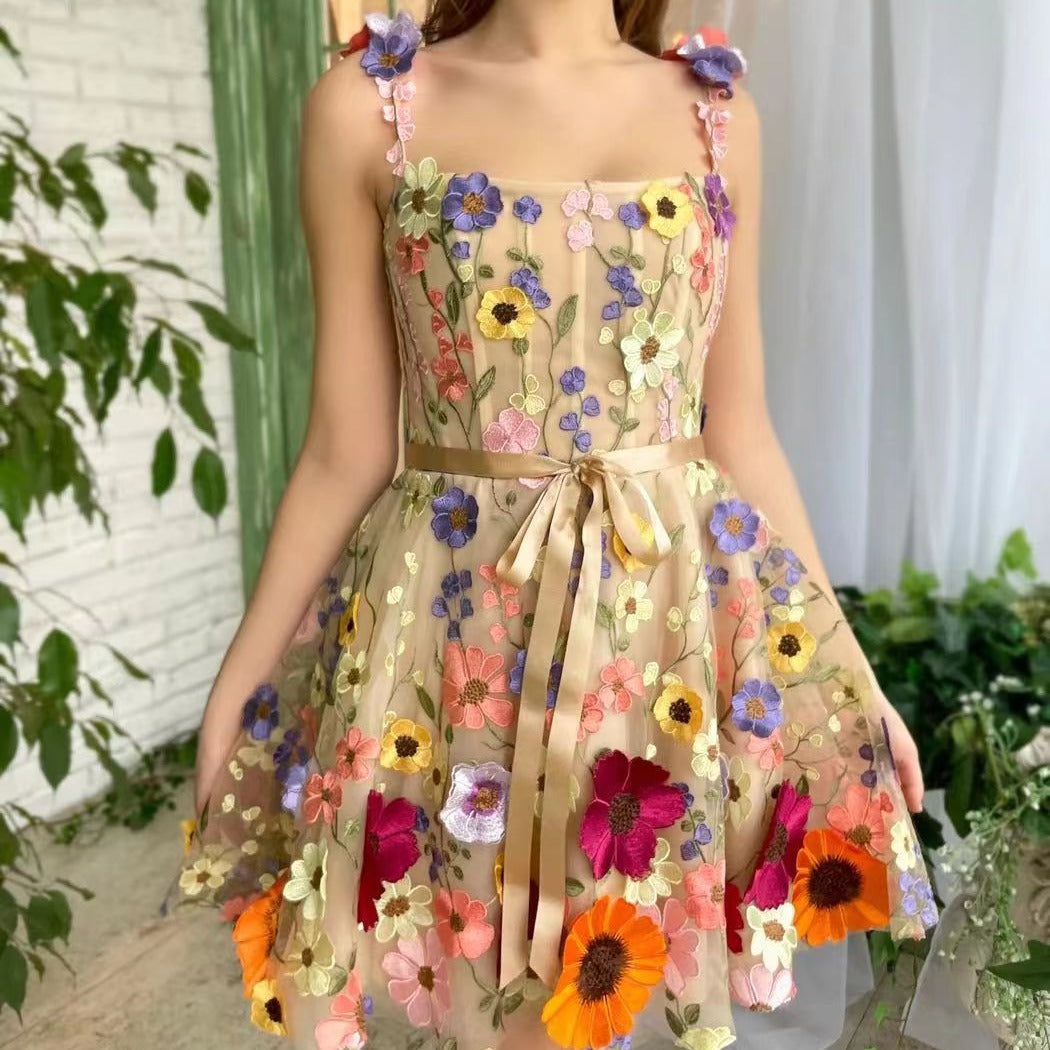 Stilla | Chic Blomster Broderi Bodycon Sexet Kjole