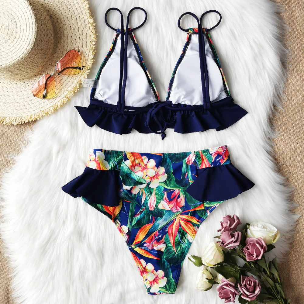 Dame bikini-sæt med voluminøst flæsedesign og florale accenter Stilla
