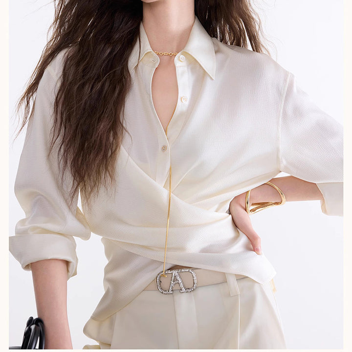 Dame indpakning bluse med elegant krave og moderne snit Stilla