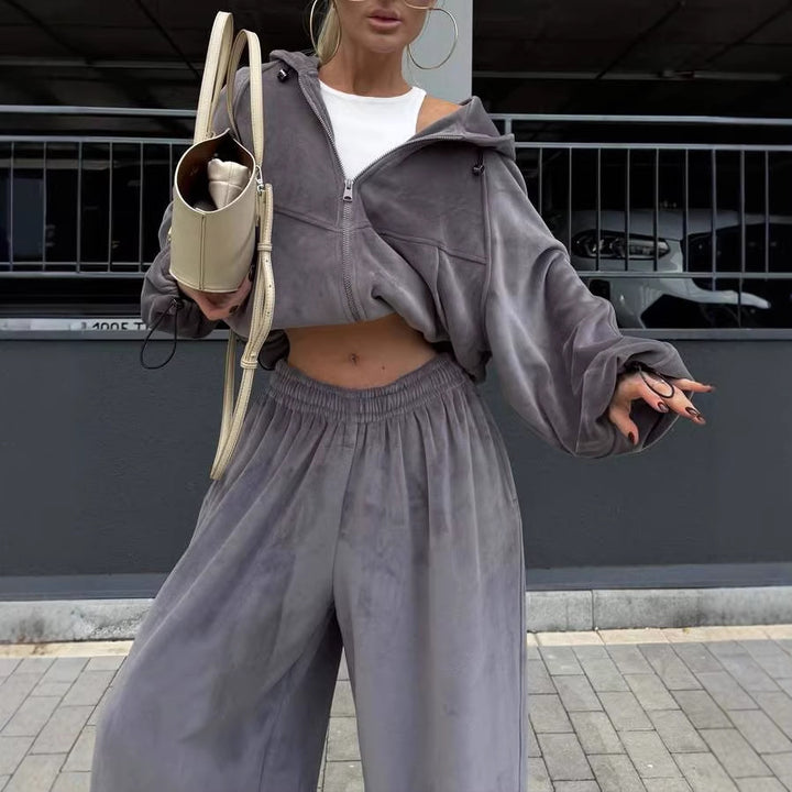 Kvinders sporty fleece sæt med løs pasform og hætte Skovae