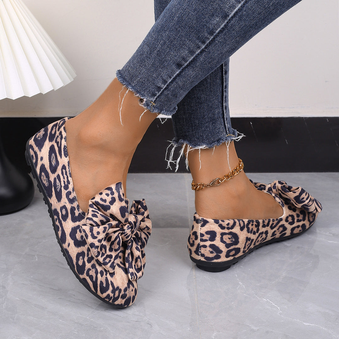 Dame Mokasiner med livligt leopardmønster og elegant sløjfedekoration Stilla