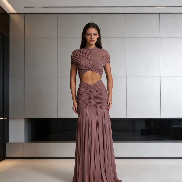 Dame Figureret Aftenkjole med raffineret Cut-Out-design og draperet overdel Skovae