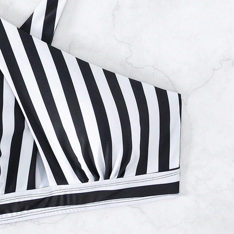 Dame triangel bikini top med moderne indpakningsdesign og elastiske stropper Skovae