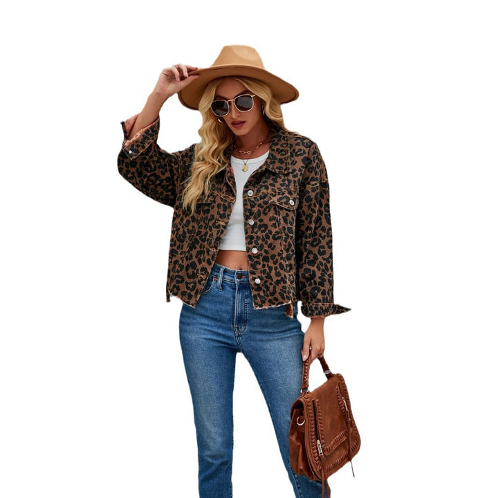 Dame ternet jeansjakke i trendy leopardmønster med moderne snit