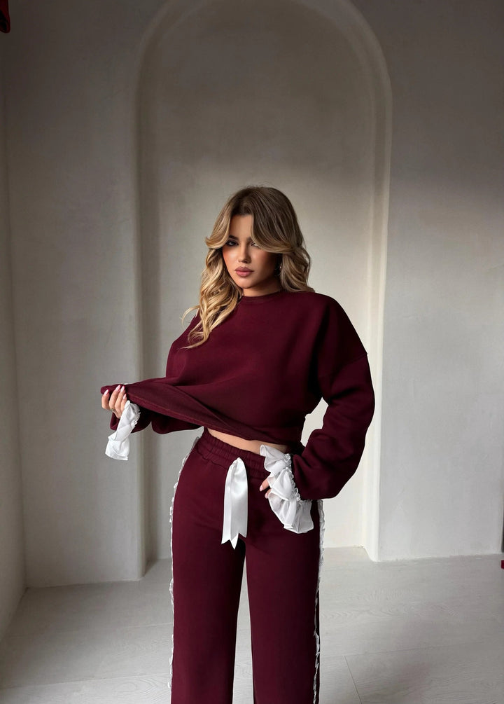 Dame mode lounge sæt med høje ruffle detaljer