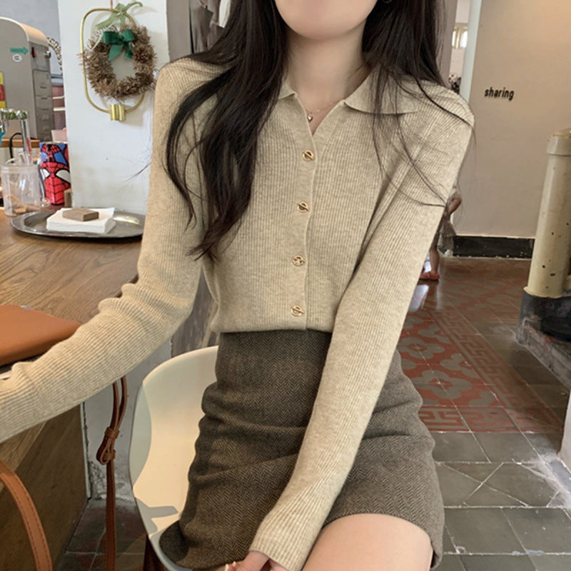 Kvinder Elegant Strikket Sweater med Knap Detaljer og Fin Rib Mønster Stilla