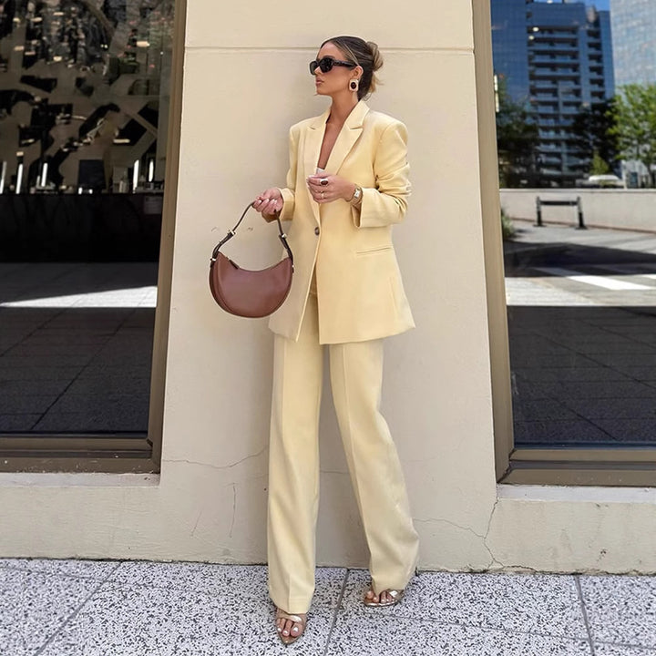 Dame elegant, figursyet blazer- og bukse-set Stilla