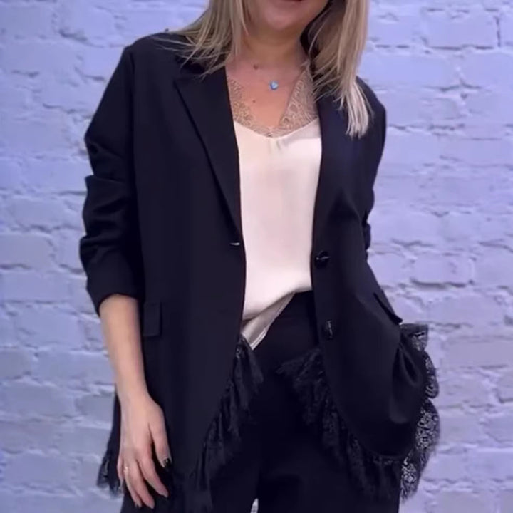 Kvindernes elegante blazerjakke med blonderdetaljer Stilla