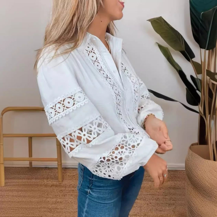 Damer med hæklede spidser skjorte-bluse med V-hals, gennemboret broderi og ballonærmer Skovae