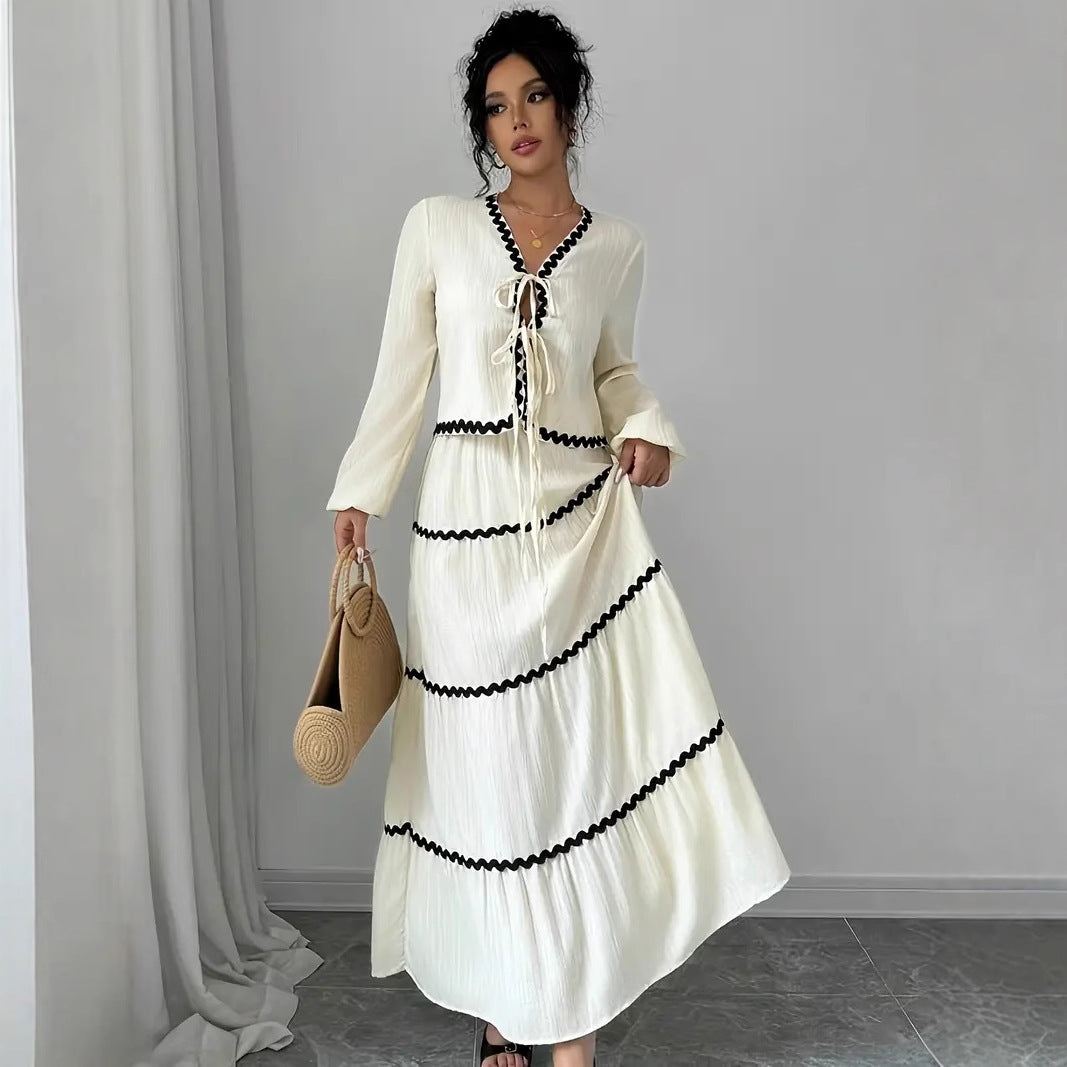 Dame maxikjole med ruffles detaljer og V-udskæring Stilla
