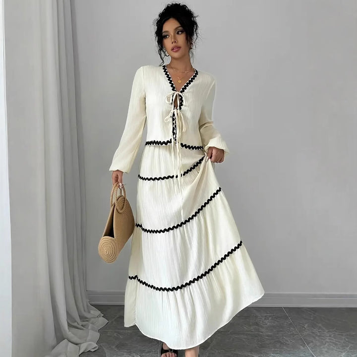 Dame maxikjole med ruffles detaljer og V-udskæring Stilla