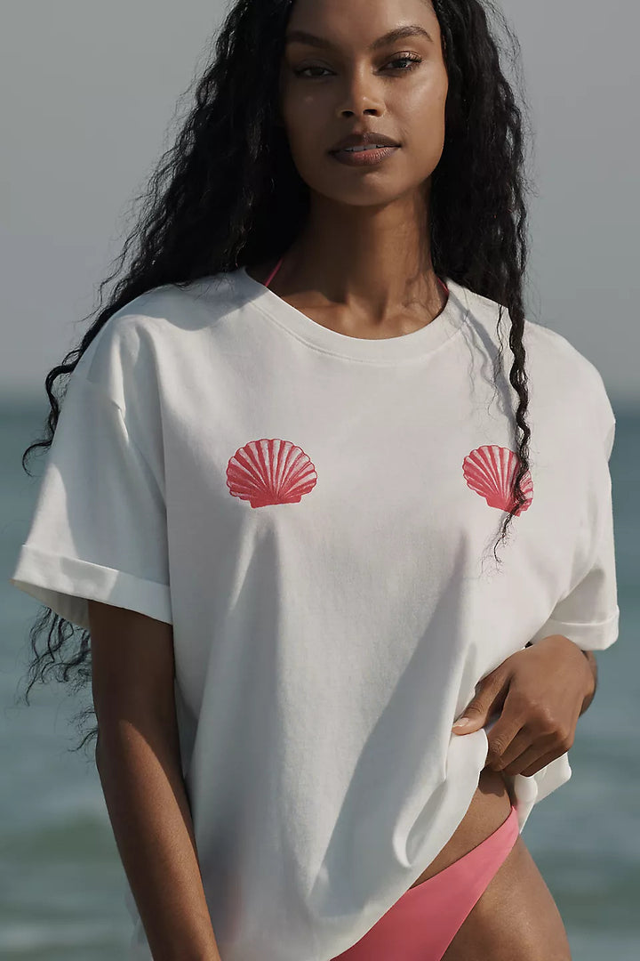 Dame afslappet T-shirt med maritimt muslingemotiv og løs pasform Skovae