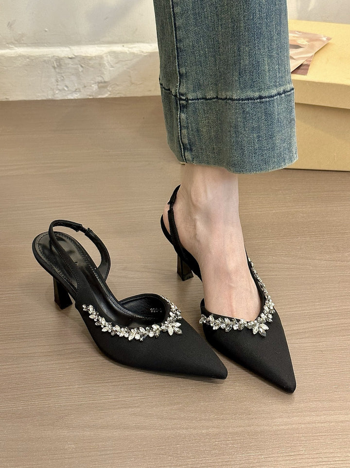Dame elegant spids Slingback-hæle med strassdekorationer Stilla