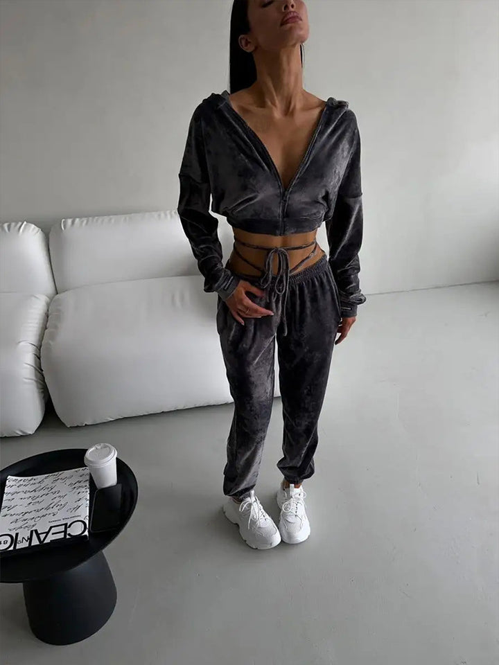 Kvindernes fleece træningsdragt med glamorøs cropped hoodie og joggingbukser
