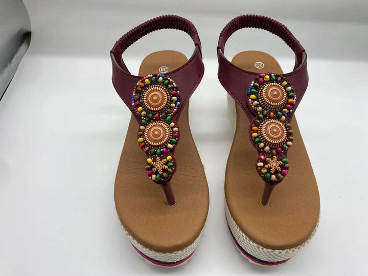 Dame Wedge-sandaler med kunstnerisk perle-applikation Stilla