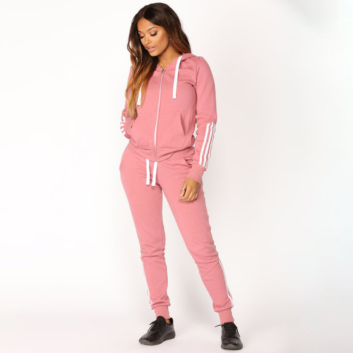 Kvinders sporty hætte-tracksuit med elastisk talje og moderne stribe-design Skovae