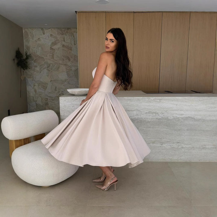 Dame Strapless A-formet Midi-kjole Stilla
