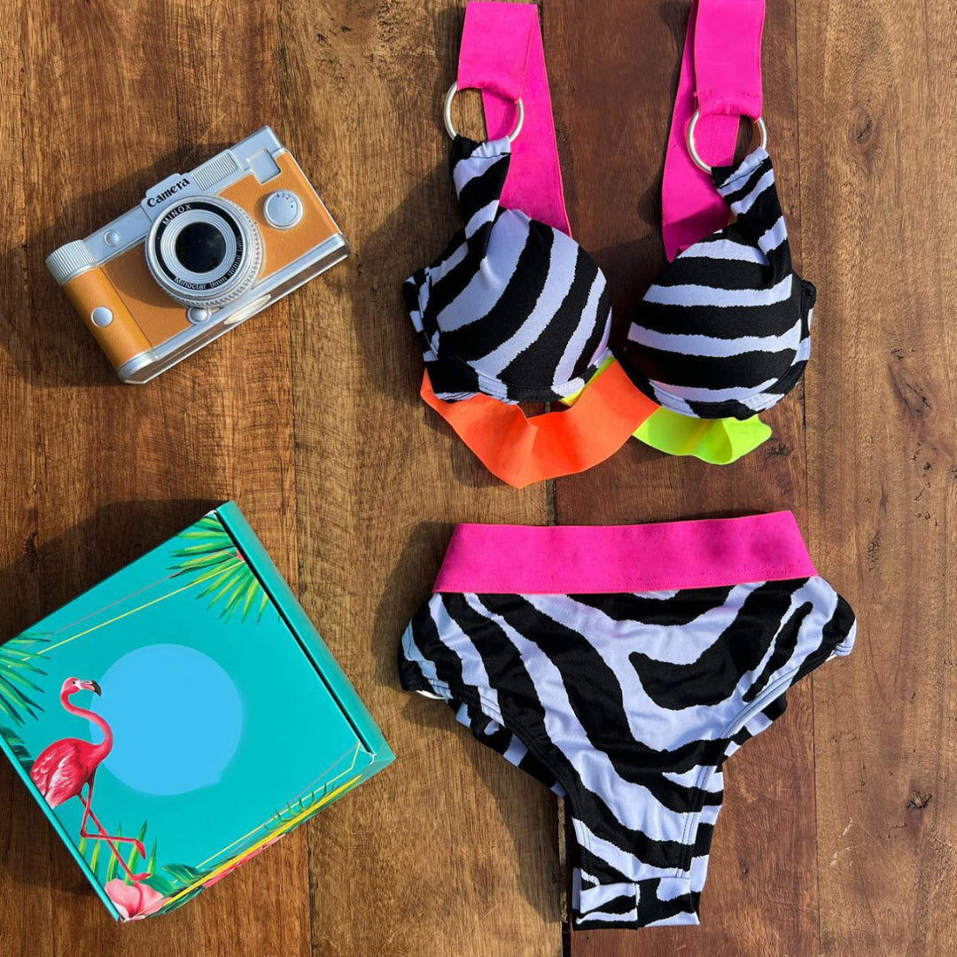 Dame bikini-sæt med ekstravagante stropper og moderne zebra-print Stilla