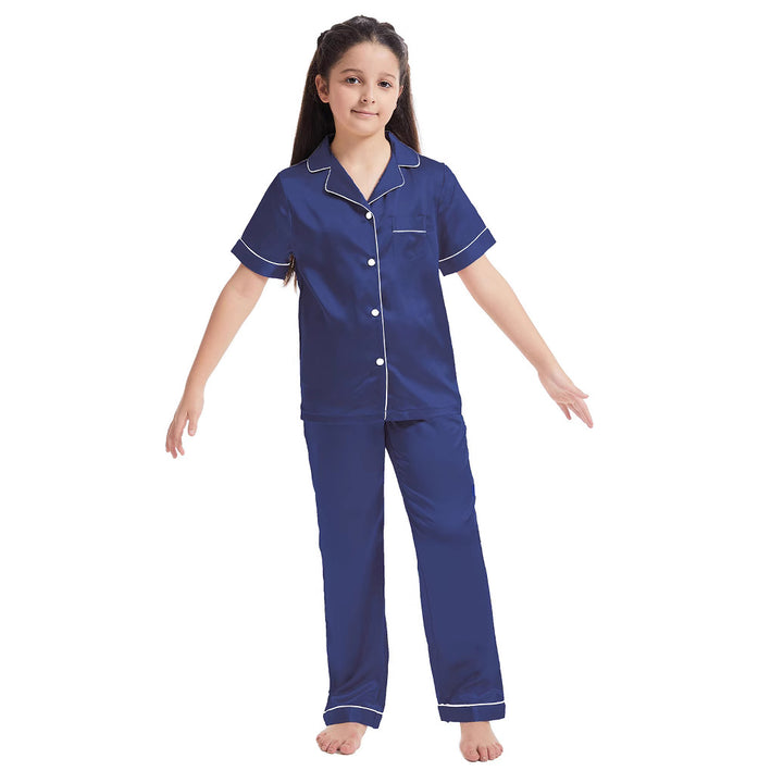 Dame pyjamasæt i luksuriøs satin med elegante syninger Stilla