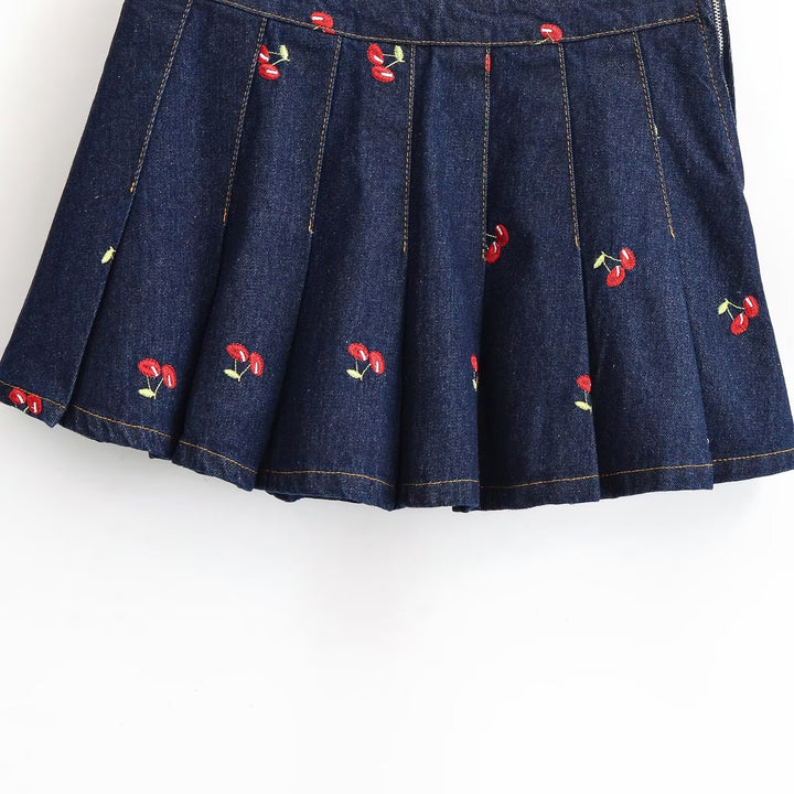 Dame jeansnederdel med detaljerede broderier og plisseret design Skovae