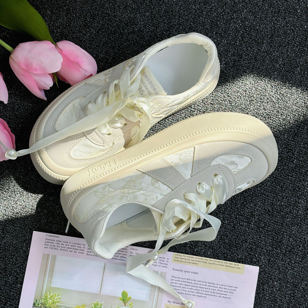 Dame modische Sneakers med glitrende overdel og elegante satin snørebånd Stilla