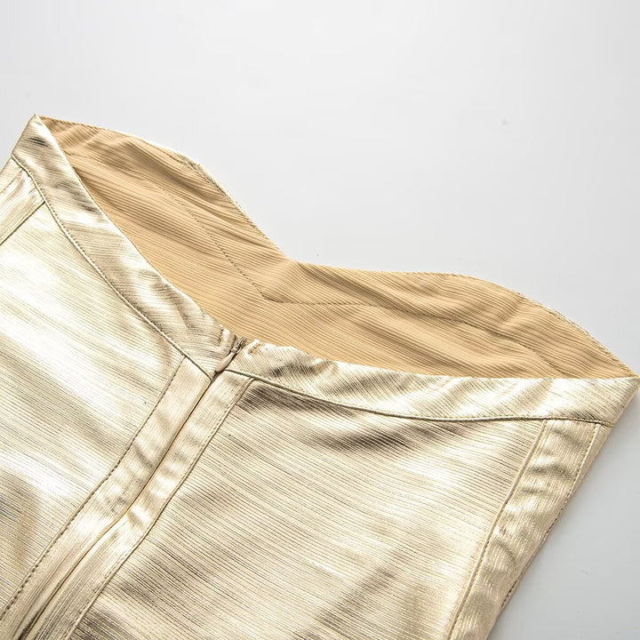 Dame sommerkjole i elegant metallic-look med hjerteformet udskæring