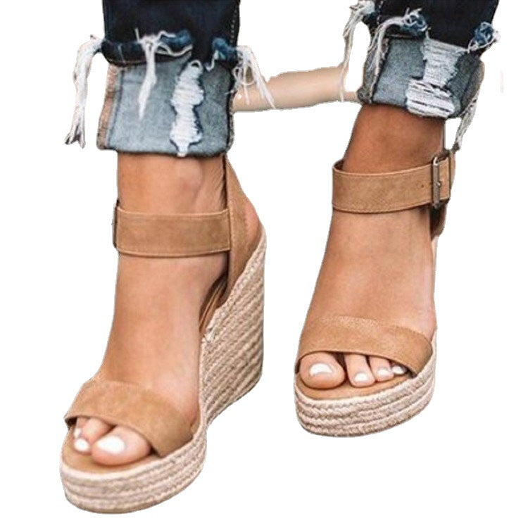 Dame Wedge-sandaler med elegant spænde og komfortabelt fodseng Stilla