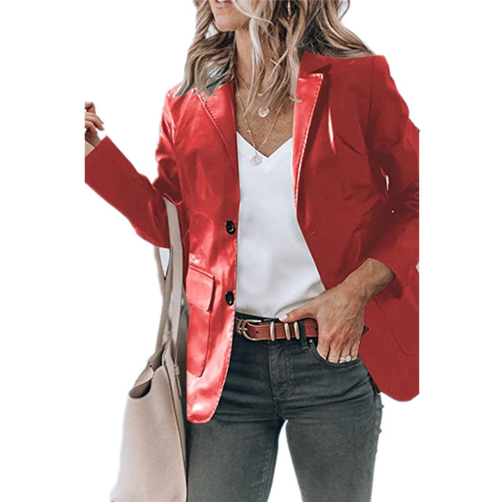 Dame elegant blazer med blank overflade og moderne detaljer Stilla
