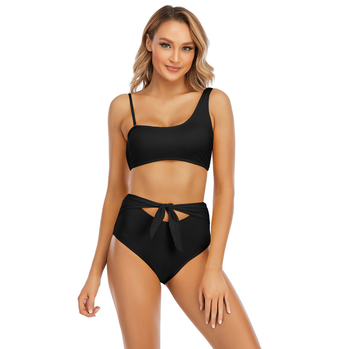 Dame højtalje-bikini med asymmetrisk top og dekoreret bindebælte Stilla