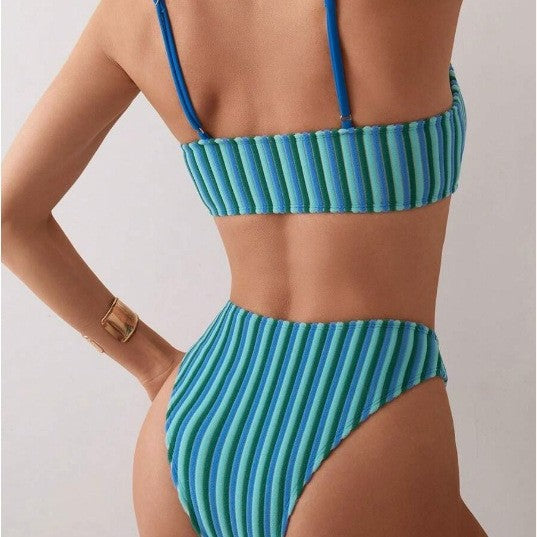Dame bikini sæt med sportiv crop-top og høj benudskæring Stilla