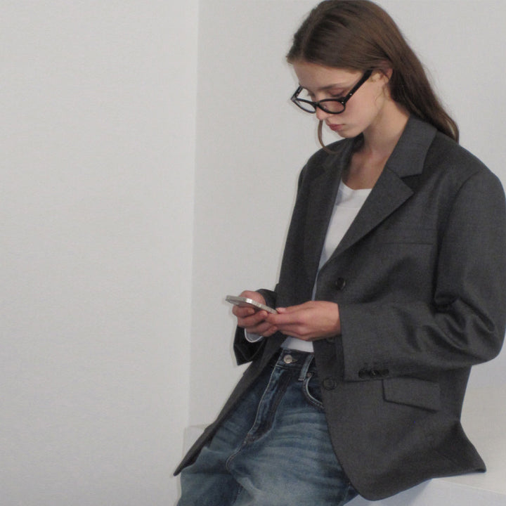 Dame moderne oversized blazer med højkvalitets stofdetaljer og bred revers Stilla