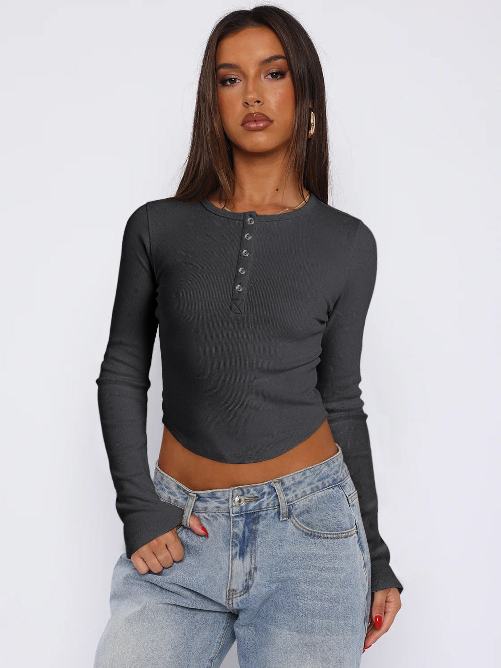 Dame figursyet langærmet skjorte med knaplukning og elegant finstrik Stilla
