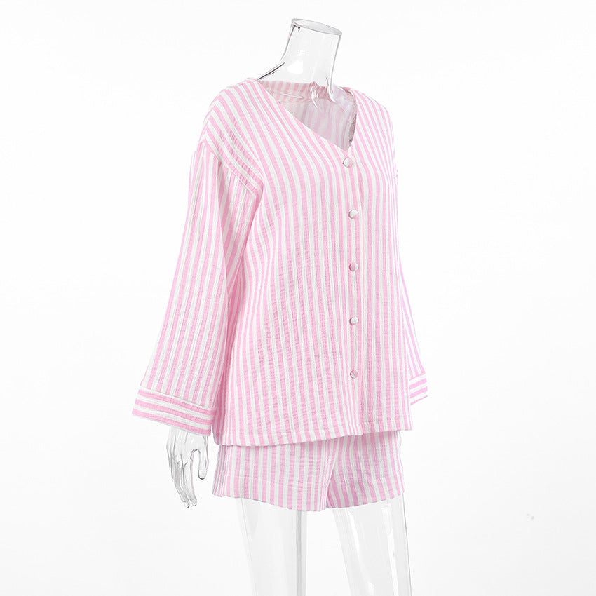 Dame pyjamasæt lavet af åndbart bomuldsstof med elegante striber Stilla
