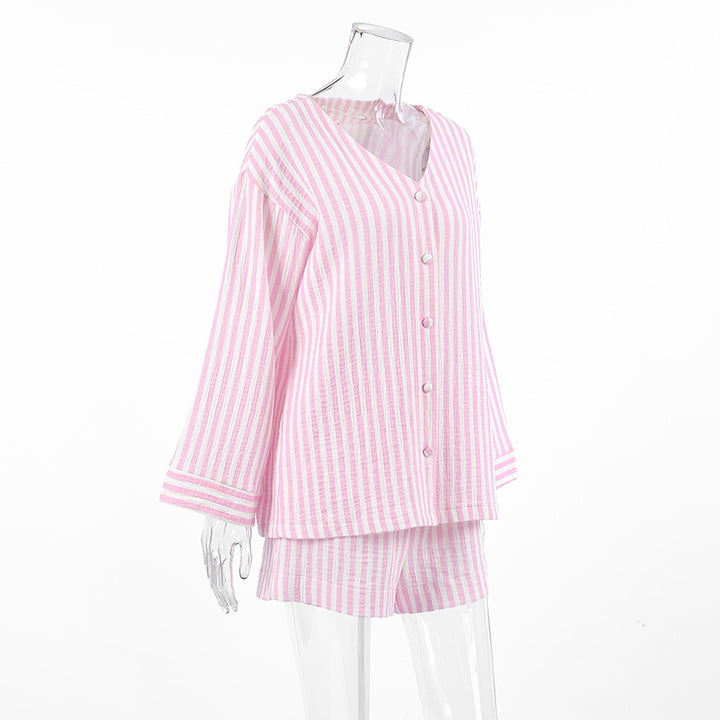 Dame pyjamasæt lavet af åndbart bomuldsstof med elegante striber Stilla