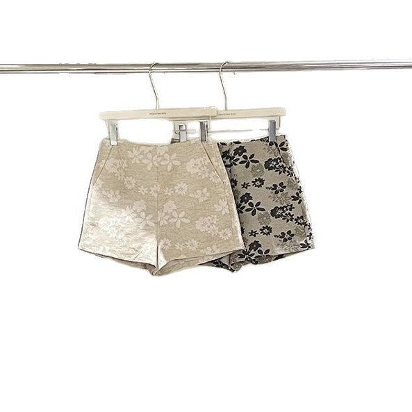 Dame mode blomster-shorts lavet af bæredygtigt materiale Stilla