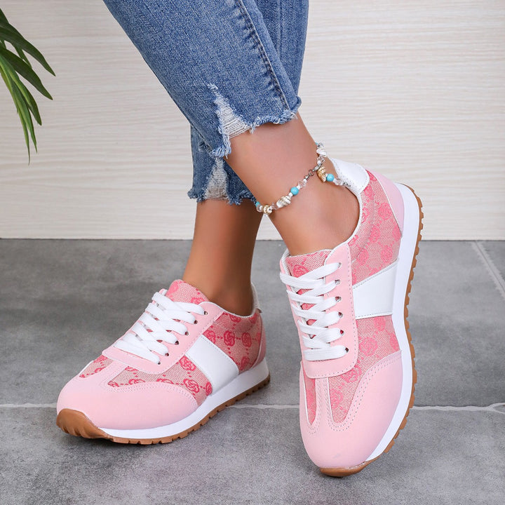 Dame Sneakers i trendy retro-design med elegante grafiske mønstre og skridsikker sål Stilla
