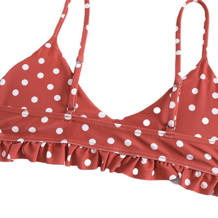 Dame fritidsbikini med ruffle detaljer og prikkemønster Stilla