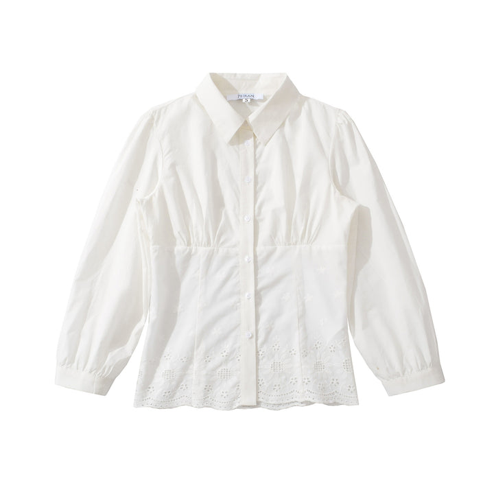 Damebluse med legende flæsedetaljer og elegant broderi Stilla
