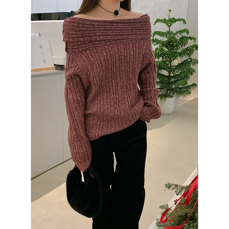 Dame strikoverdel med smart off-shoulder udfskæring og fin ribstruktur Stilla