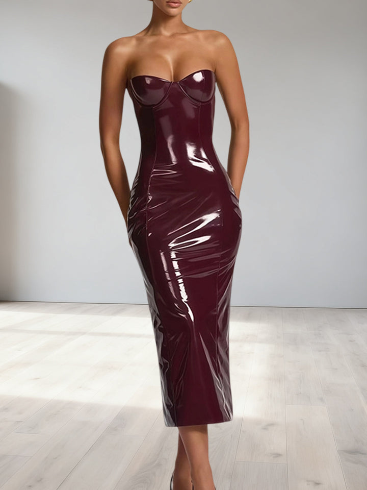 Kvinders bodycon kjole med stroppeløst design og blank overflade Skovae