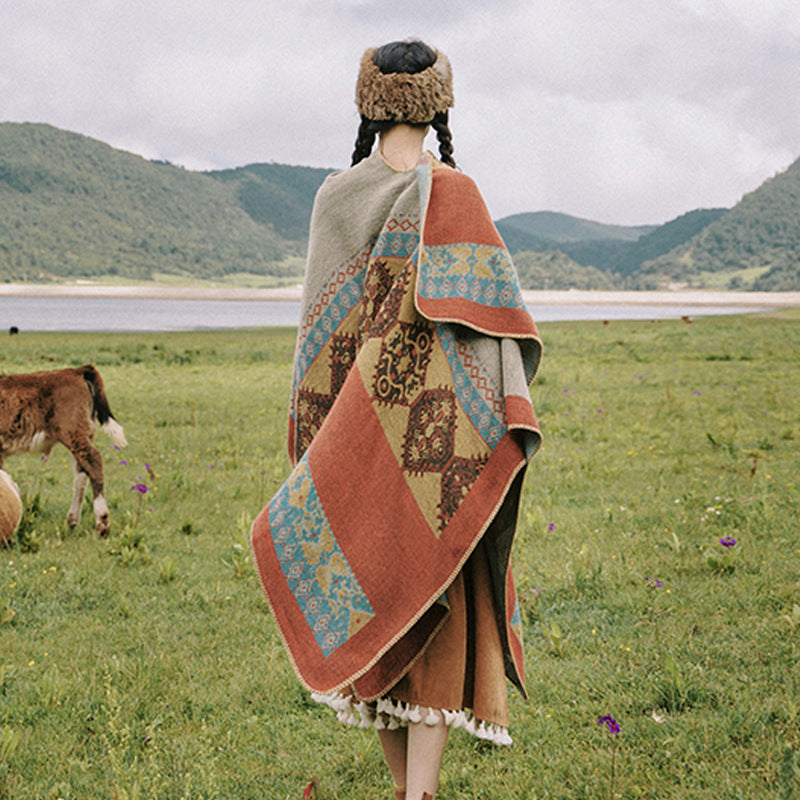 Dame Mode Poncho med Kunstnerisk Mønster og Frynset Kanter Skovae