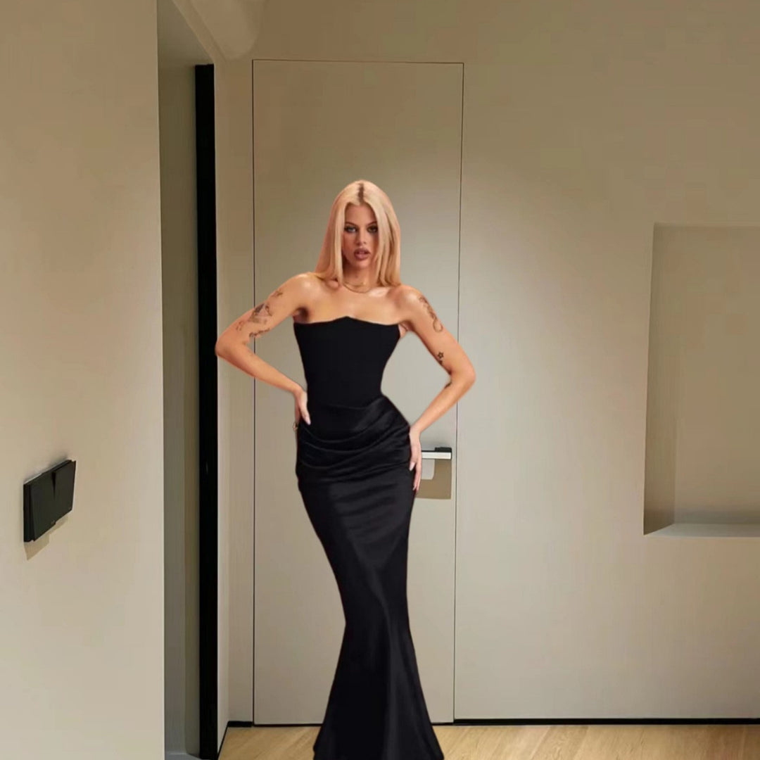 Dame lang aftenkjole med figursyet snit og elegant bustier-design Stilla