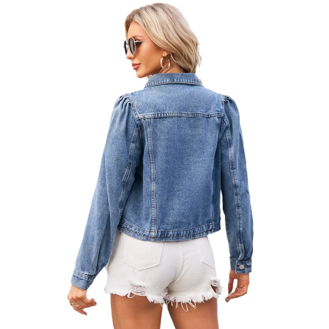 Damejeansjakke i moderne cropped-stil Stilla